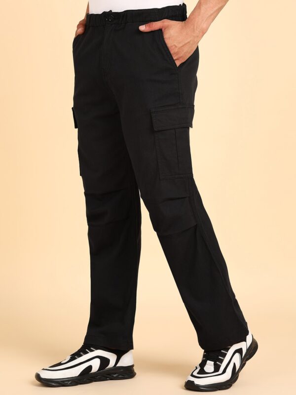 Men Comfort Loose Fit Mid-Rise Cotton Cargos Trousers
