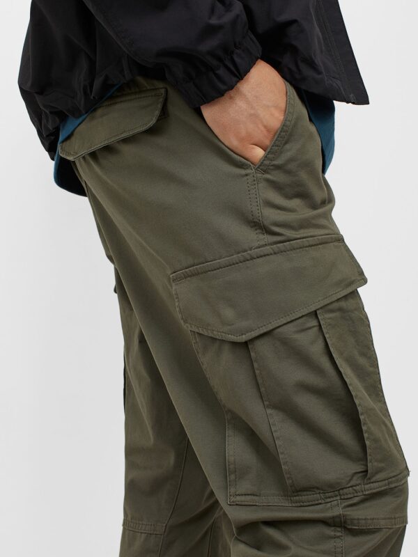 Men Green Solid Cargo Joggers - Image 3