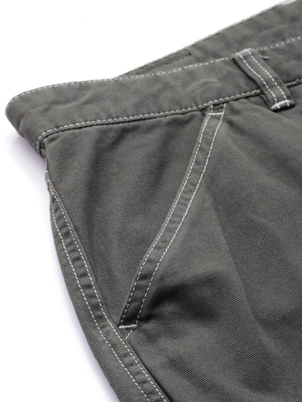 Men Relaxed Solid Regular Fit Cargos Trousers - Image 6