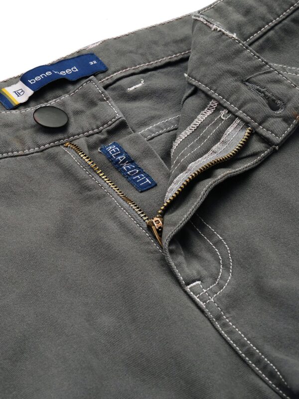 Men Relaxed Solid Regular Fit Cargos Trousers - Image 5